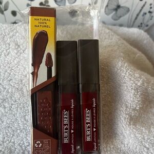 Burt’s Bee Lipstick 🐝